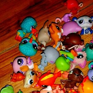 Hasbro Multicolor Animal Figurines Set